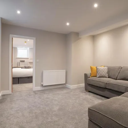 The Hideaway With Cosy Fireplace By Letmestay