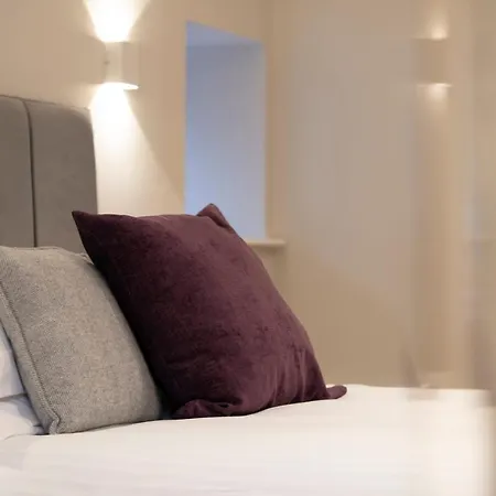 The Hideaway With Cosy Fireplace By Letmestay