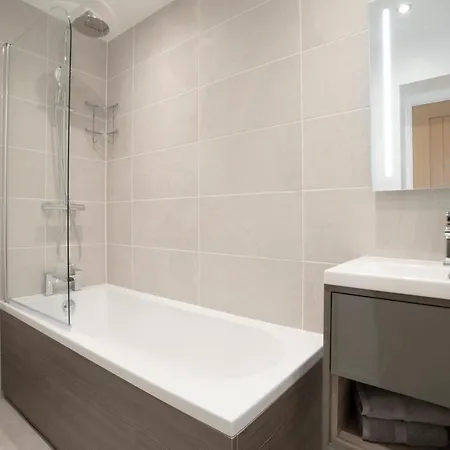 The Hideaway With Cosy Fireplace By Letmestay *